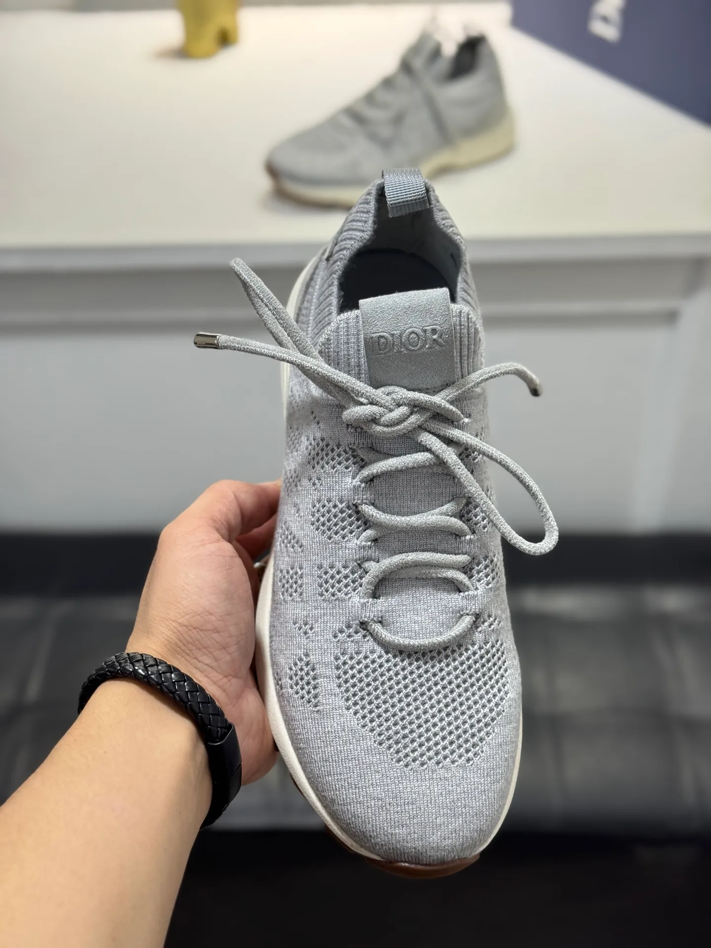Men's shoes💰400【New style】🎠🎠Dior🔍Top purchasing agent🇮🇹 Di The new super-popular sneakers from the popular sneakers are synchronized with the new counters. The uppers are made of flying woven fabrics, and the logo logo on the tongue is perfectly reproduced with complex craftsmanship that is a must-have for fashionistas. The soles: the original soles are specially provided by the original factory, and the exclusive molded soles are super comfortable. The original factory orders, 🔍🔍multiple colors are available, you can go in and out of the counter at will, welcome to compare, a must-have for fashionable men. Code number: 38-44 (45 customized